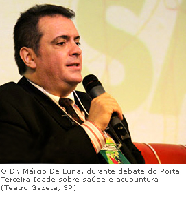 O Dr. Márcio De Luna, especialista em acupuntura